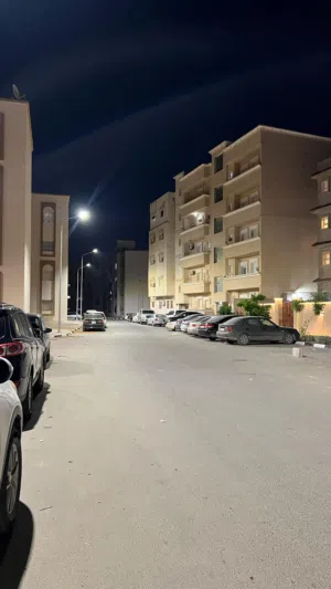 شقة للبيع استثمارية مميزة او سكانية في ارض لملوم مقابل عمارات الضمان