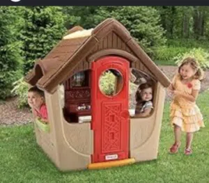 Doll house very strong with all kitchen items