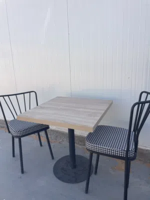 طاولات مقهى للبيع