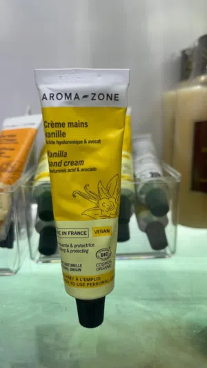 كريم معالج للأيدي