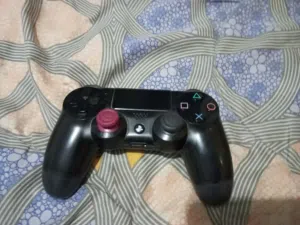 كنترولر بلاستيشن 4 ( PS4 controller ) اصلية