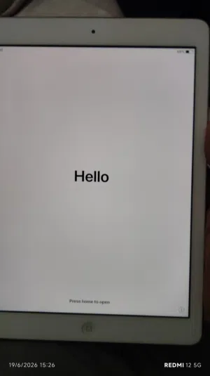 Apple iPad Air 128 GB in Hawally