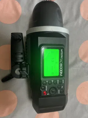 فلاش خارجي نوع كودكس الجيل الاول اي دي 600 / Godex AD600bm