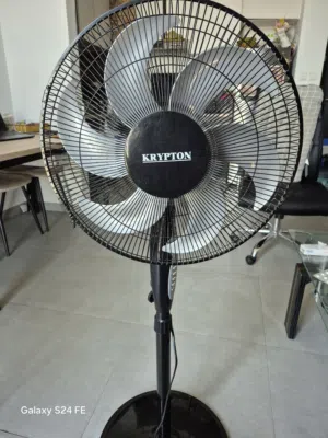 مروحة مع خزانة احذية
