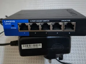 سويتش هيكل معدن Linksys   سرعة 100/1000 Linksys 5 port Gigabit
