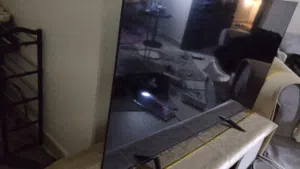 للبيع شاشة سمارت 50 بوصه جديده