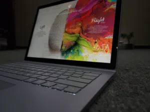 للبيع  Microsoft Surface Book 2