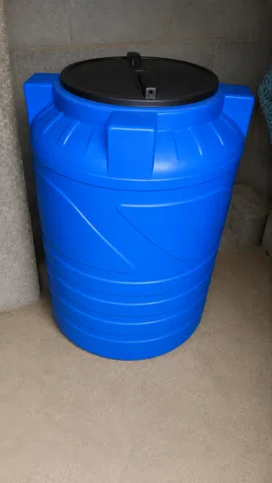 خزان نص طن للبيع