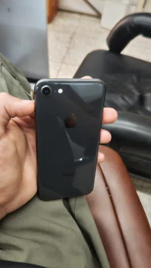 ايفون 8 عادي