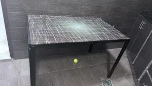 طاولة طعام مع 4 كراسي