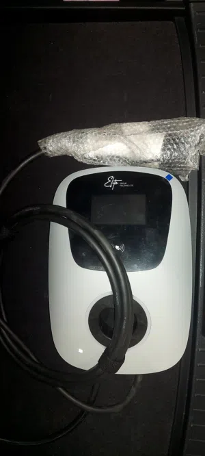 شاحن سيارة للبيع