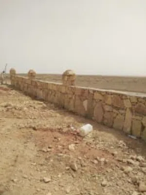 حجر معلم حجر تركيب حجر الجميع