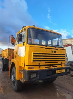 استرا افيكو 4x4رباعيه  علبها ونج 7طن للبيع