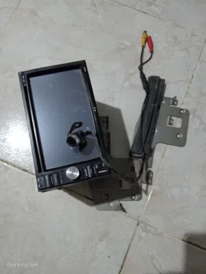 شاشه وكاميرا سياره