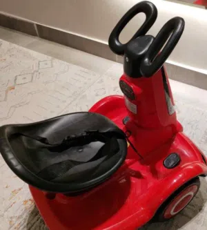 سكوتر كهربائي مع شاحن وريموت لون احمر