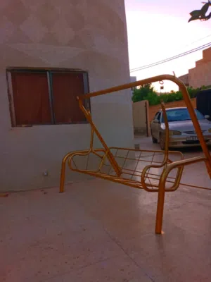 مرجيحه بحال الوكاله للبيع مع الفرش