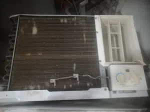 تكييف شباك 3 مستويات 2 طن بحاله ممتازه مع موزع للهواء