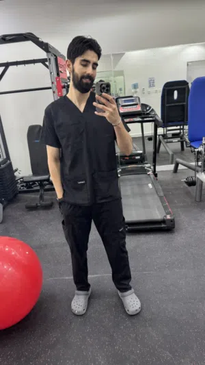 اخصائي علاج طبيعي وتأهيل لحالات ( الأعصاب والاطفال والعظام) جلسات ريكفري واستشفاء للرياضيين