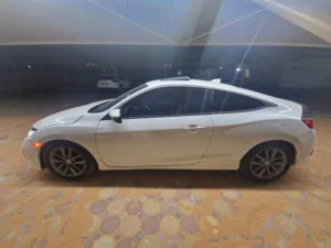 هوندا سيفيك 2020 بحالة ممتازة - محرك 1.5 تيربو
