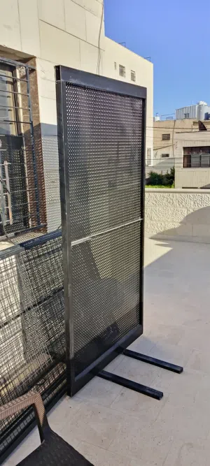 شباك تعليق التجارا