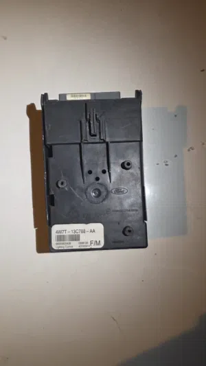 كمبيوتر ليتات ماركيز 2004 للبيع  - Lighting control Module for marquis 2004 for sale