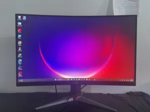شاشة منحنية AOC قيمنق