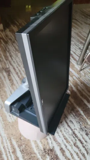 شاشه DELL Full hd 1080p للبيع أمورها تمام ه