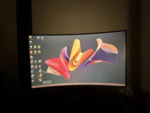 شاشة سامسونج 32 إنش منحنية FHD 75Hz HDMI/VGA موديل C32R500FHM