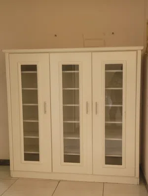 خزانه أحذية متعددة الادرج Shoe cabinet.