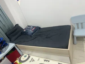 سرير بيج 10 دنانير مع مرتبة