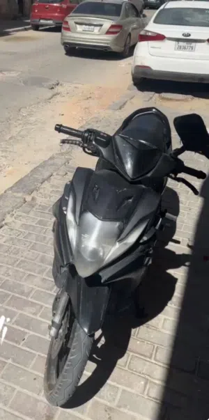 يماها 135 نحلة
