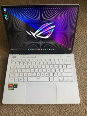Asus Rog Zephyrus G14 (RTX 4080/Ryzen 9 7940HS/16GB RAM/1TB/14” QHD+ 165Hz)