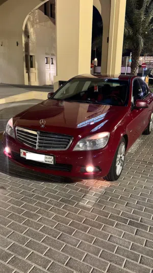 للبيع مرسيدس C200 موديل 2011