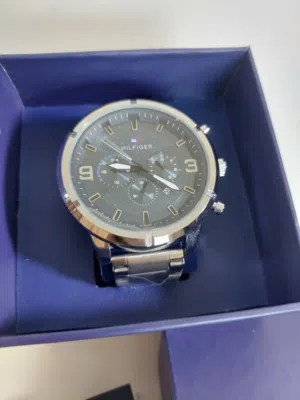 BOSS // TOMMY HILFIGER فخامة وحضور مميز