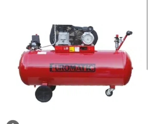 كمبريسه للبيع بوضع ممتاز الخليل