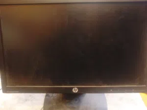 شاشة HP 5 دينار للبيع 75 هيرتز