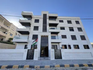 شقة طابق ثالث مساحتها 132م2 بتشطيبات مميزة للبيع في البنيات