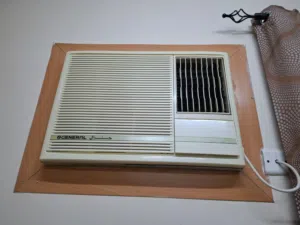 General Window AC 2 tan Big Compressor Tokyo Japan for sele 100 ro