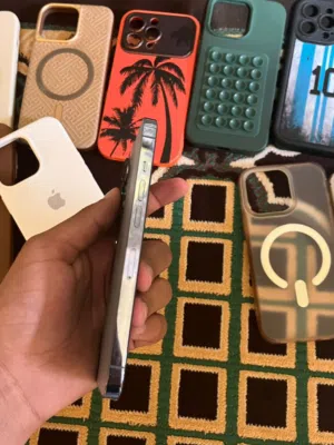 Apple iPhone 13 Pro 128 GB in Salt