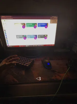 طاولة قيمنق مريحه جدا