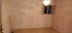 شقة متوسطة الدور الرابع للبيع