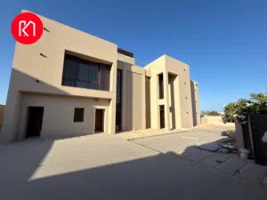 830 m2 More than 6 bedrooms Villa for Sale in Muscat Qantab