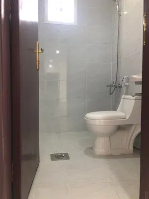 شقه للإيجار بميدان حولي مساحات مناسبه