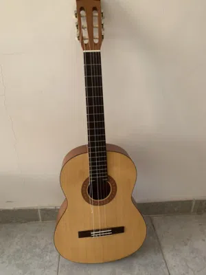جيتار اسباني ياماها c40