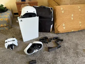 بلايستيشن 5ps5 شبه جديد جايبه معاي من كوريا + نضارة vr2 الإصدار الأخير من سوني