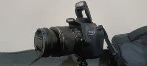 كاميرا كانون D2000 للبيع