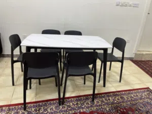 طاولة طعام جديدة