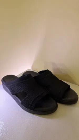 نعال الطواش الأصلية – شبه جديدة – موديل Feather Limited edition مريحة جدا وخفيفة وكشخة - بيعة سريعة