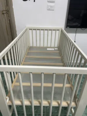 تخت أطفال IKEA مستعمل للبيع