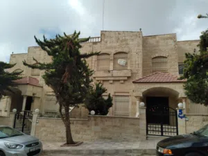 4 Bedrooms . Unfurnished . Yearly4